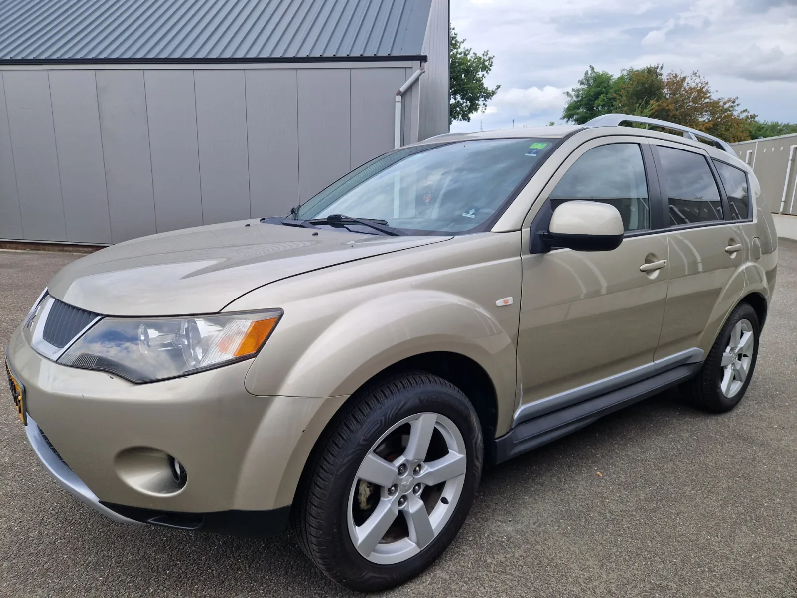 Mitsubishi Outlander (2010) — foto 1