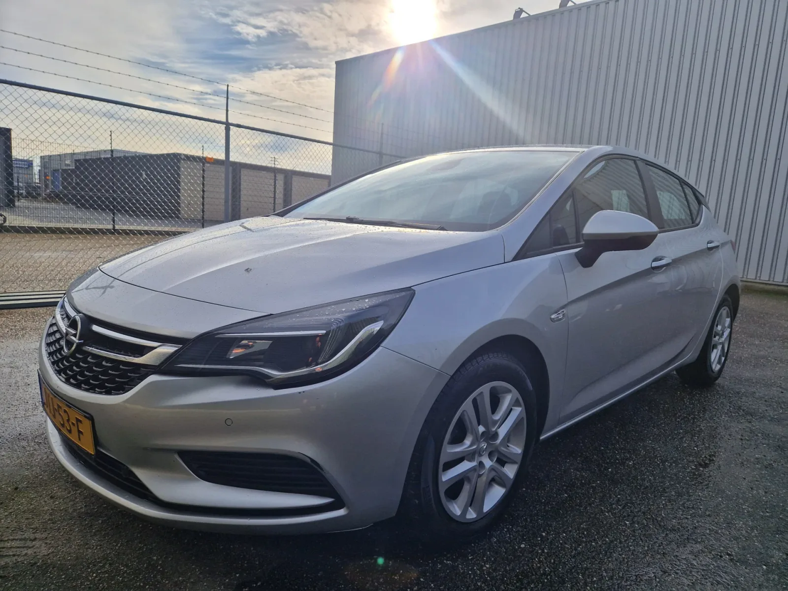 Opel Astra (2018) — foto 1