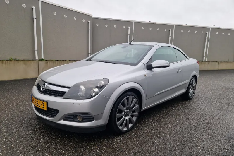 Opel Astra (2008)