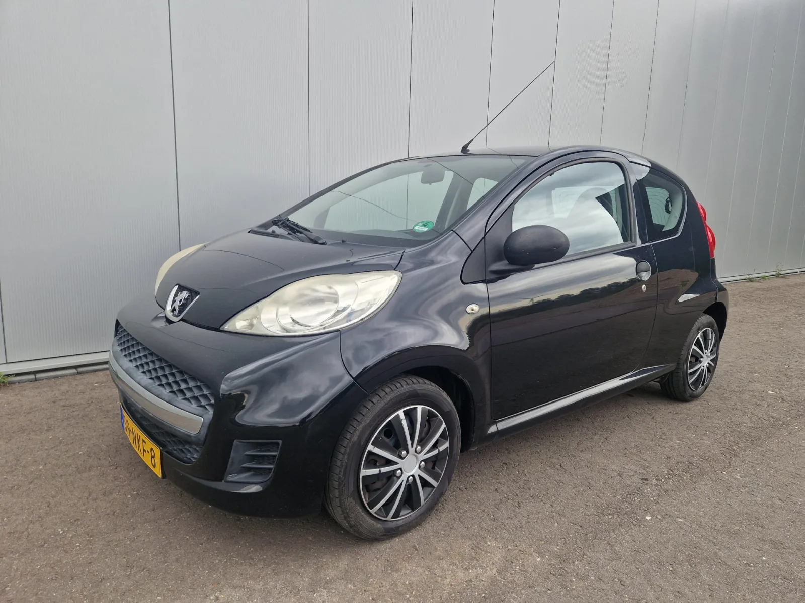 Peugeot 107 (2010) — foto 1