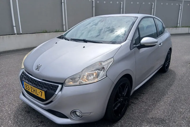 Peugeot 208 (2012)