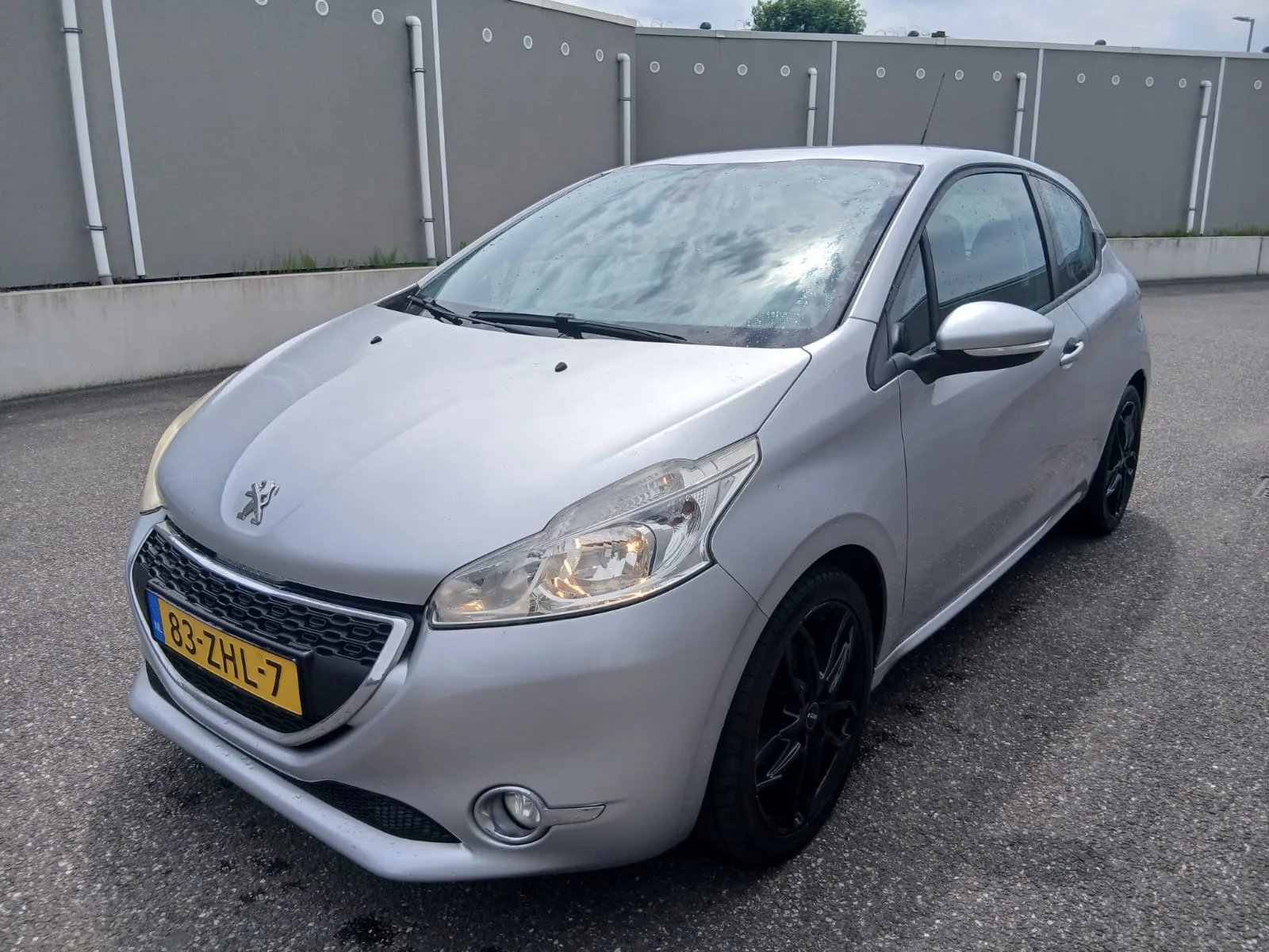 Peugeot 208 (2012) — foto 1
