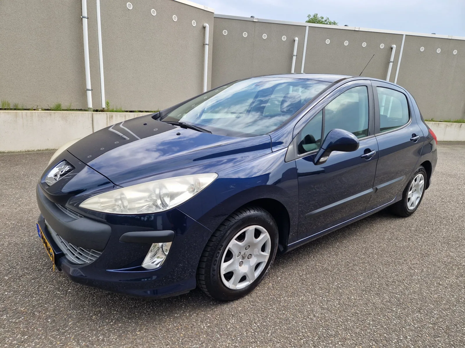 Peugeot 308 (2010) — foto 1