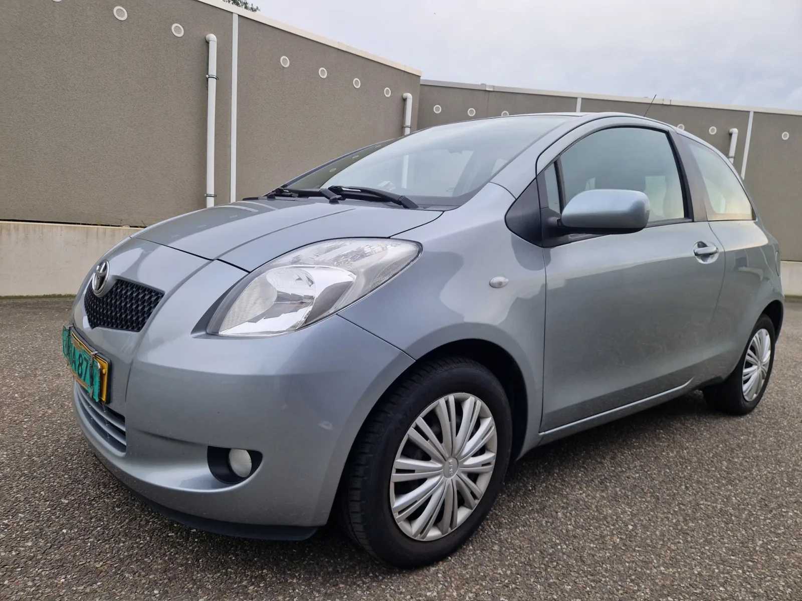 Toyota Auris (2008) — foto 1