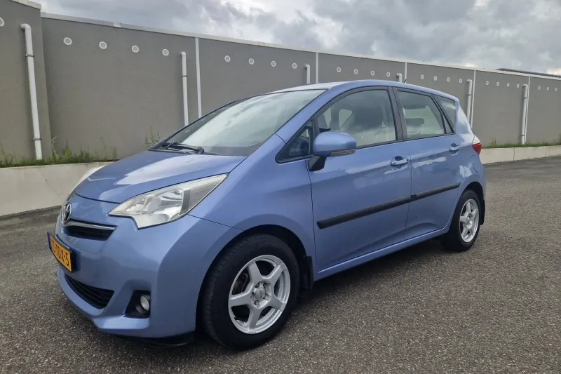 Toyota Verso-S (2012)