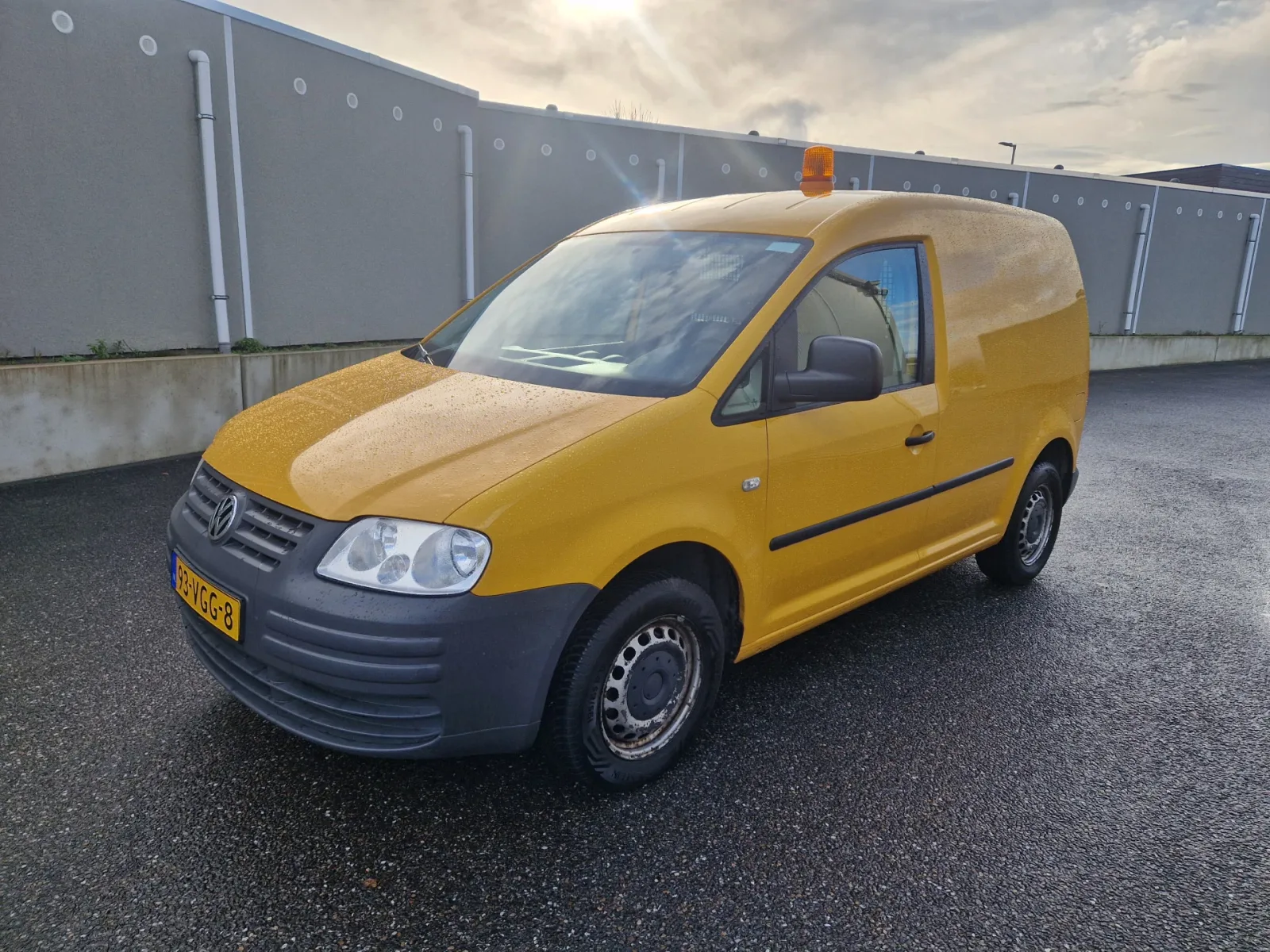 Volkswagen Caddy (2007) — foto 1