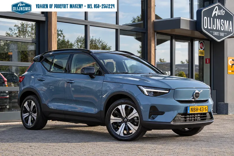 Volvo XC40 (2023)