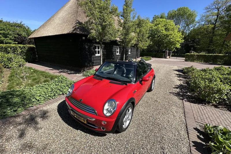 MINI Cooper (2006)