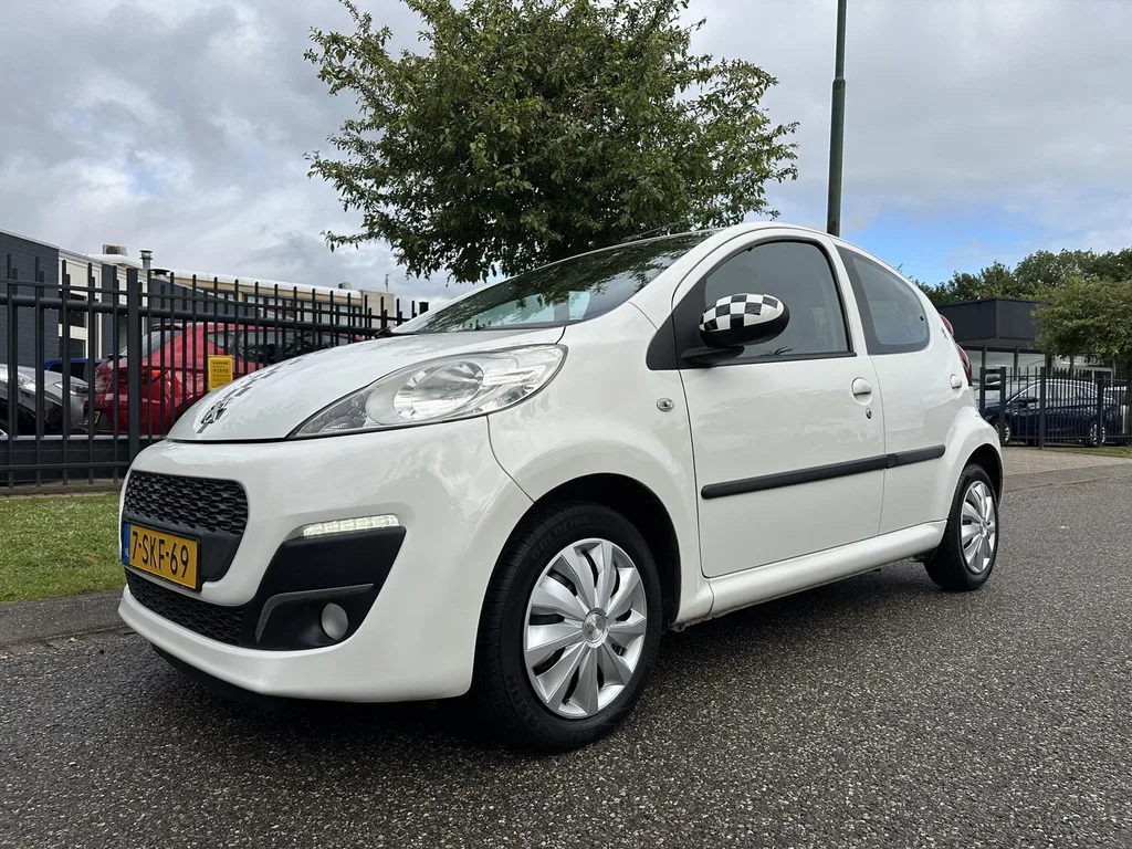 Peugeot 107 (2013) — foto 1