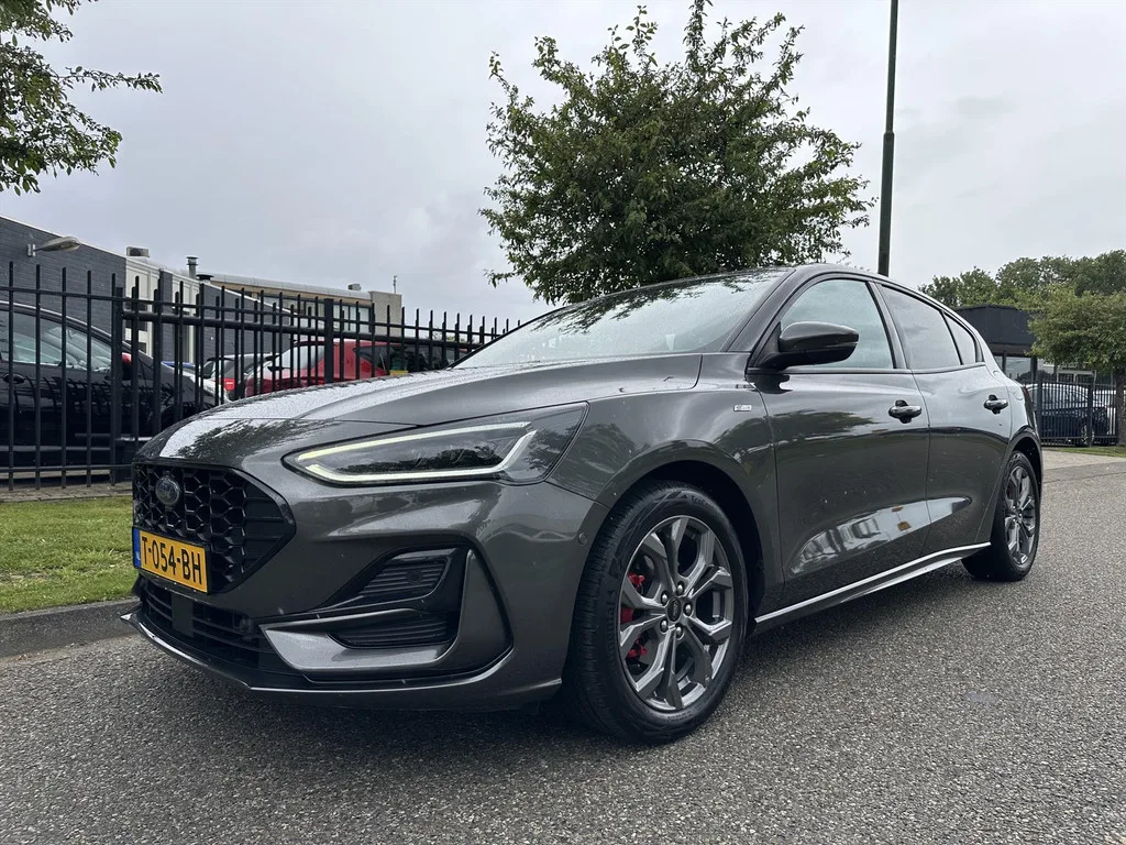 Ford Focus (2022) — foto 1