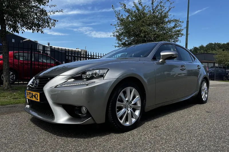 Lexus IS (2014)
