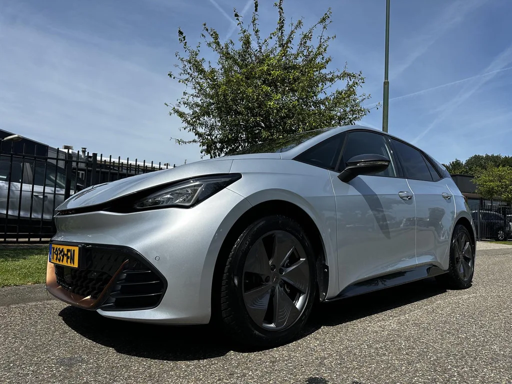 CUPRA Born (2023) — foto 1