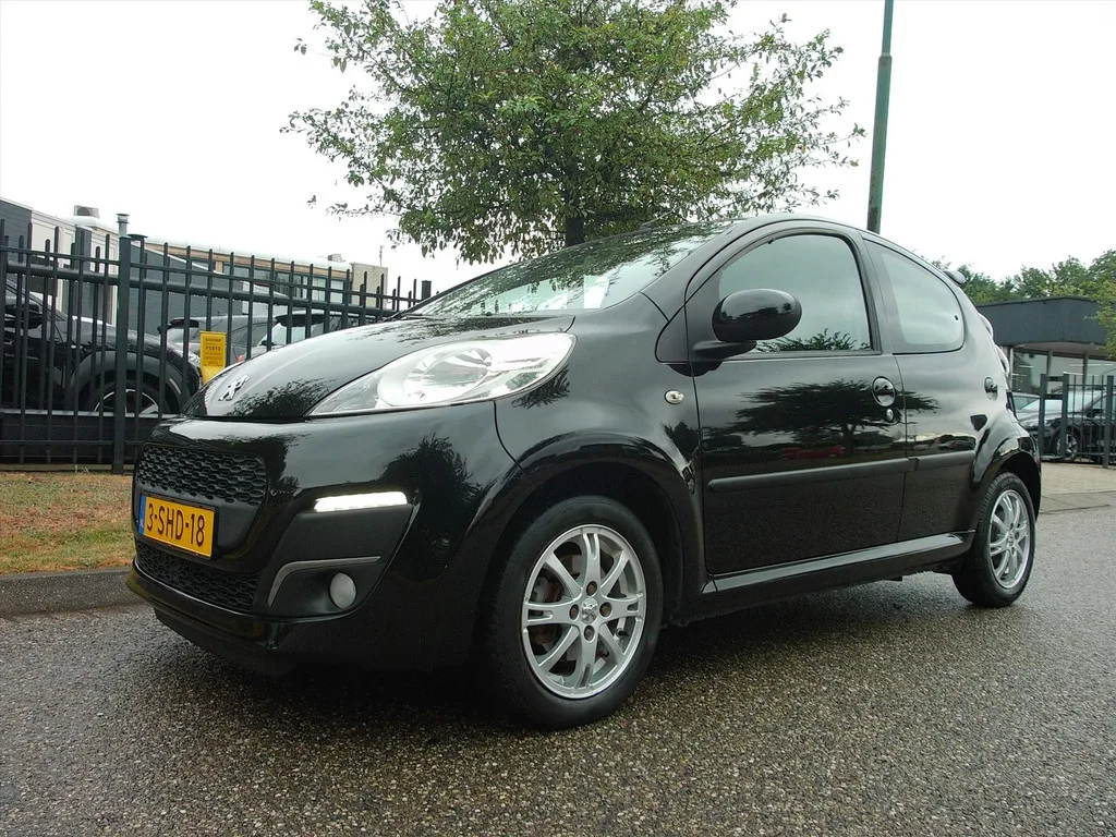 Peugeot 107 (2013) — foto 1