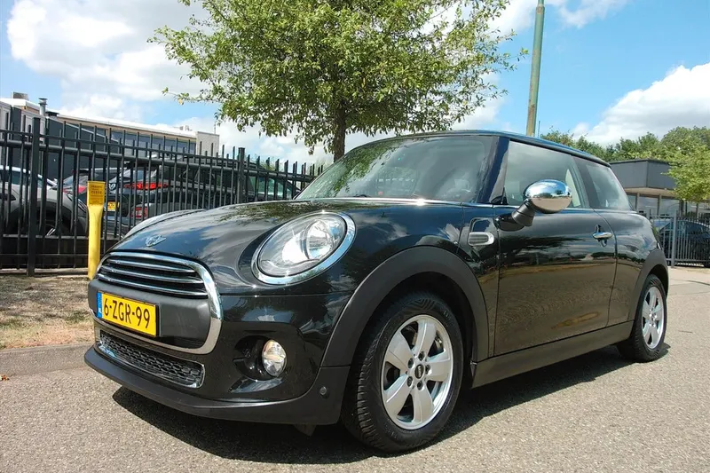 MINI One (2015)