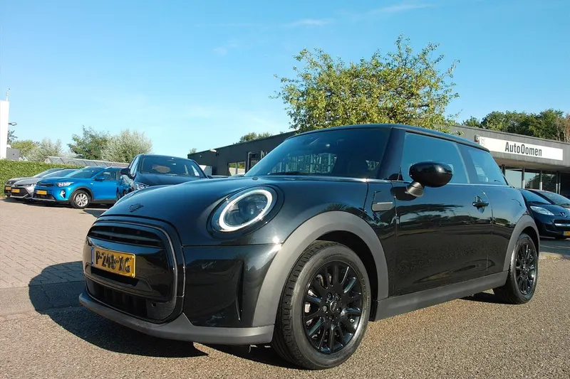 MINI One (2022)