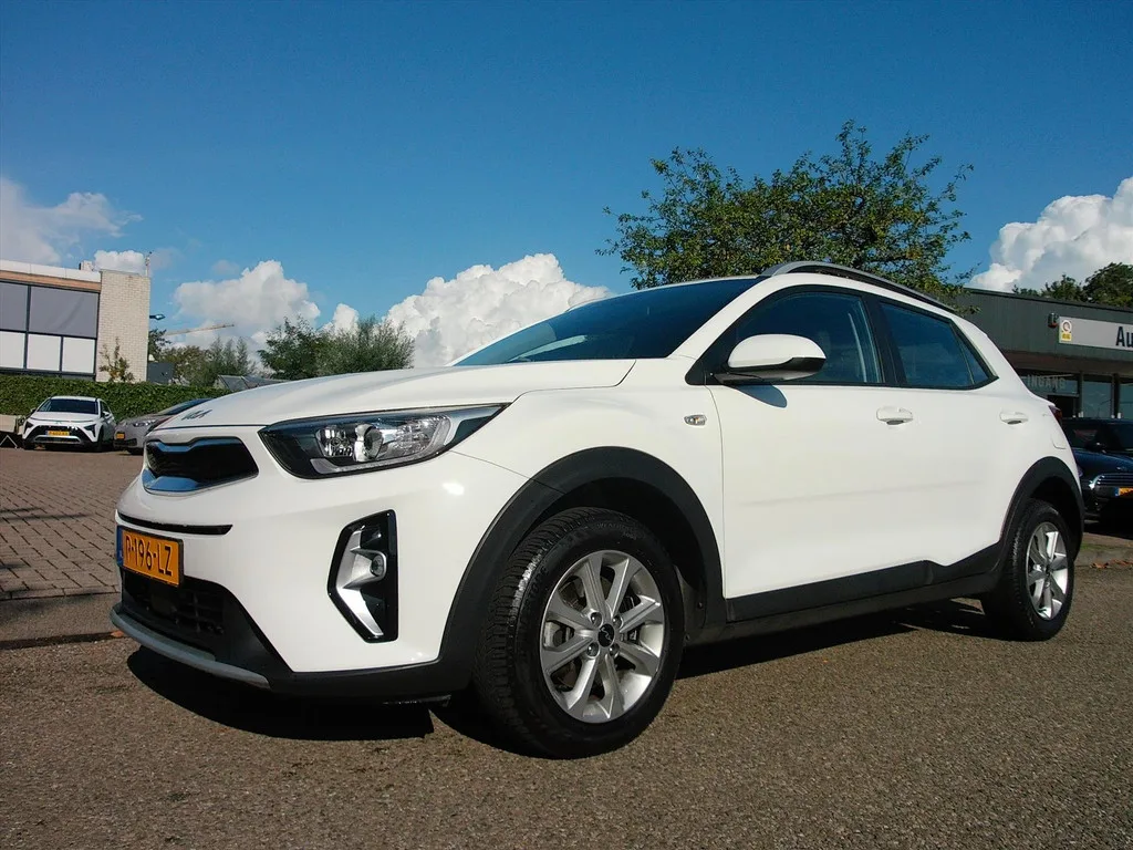 Kia Stonic (2022) — foto 1