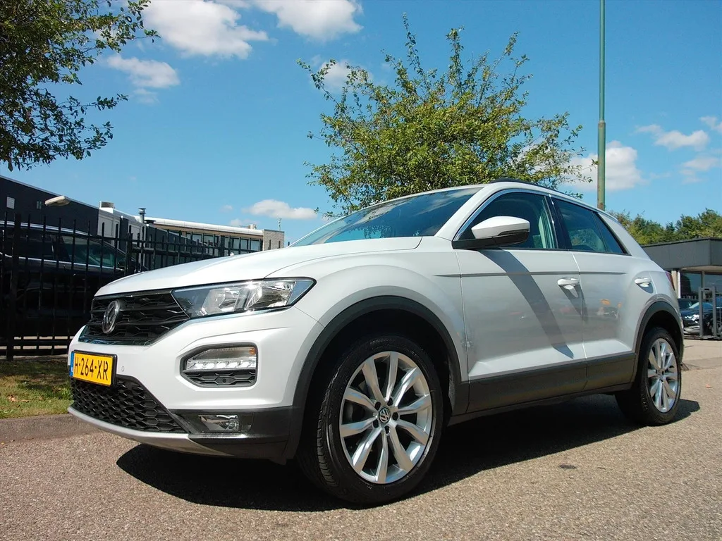 Volkswagen T-Roc (2020) — foto 1