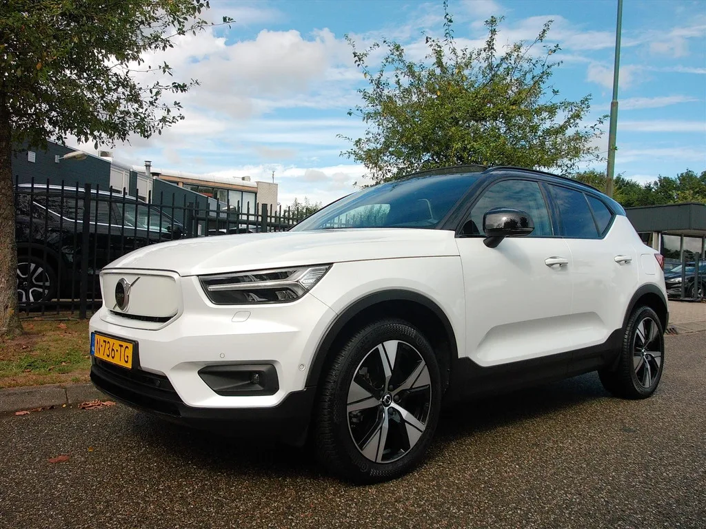 Volvo XC40 (2021) — foto 1