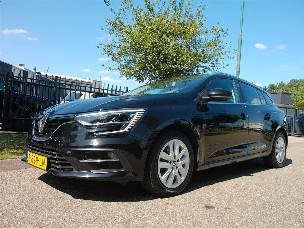 Renault Mégane (2023) — foto 1