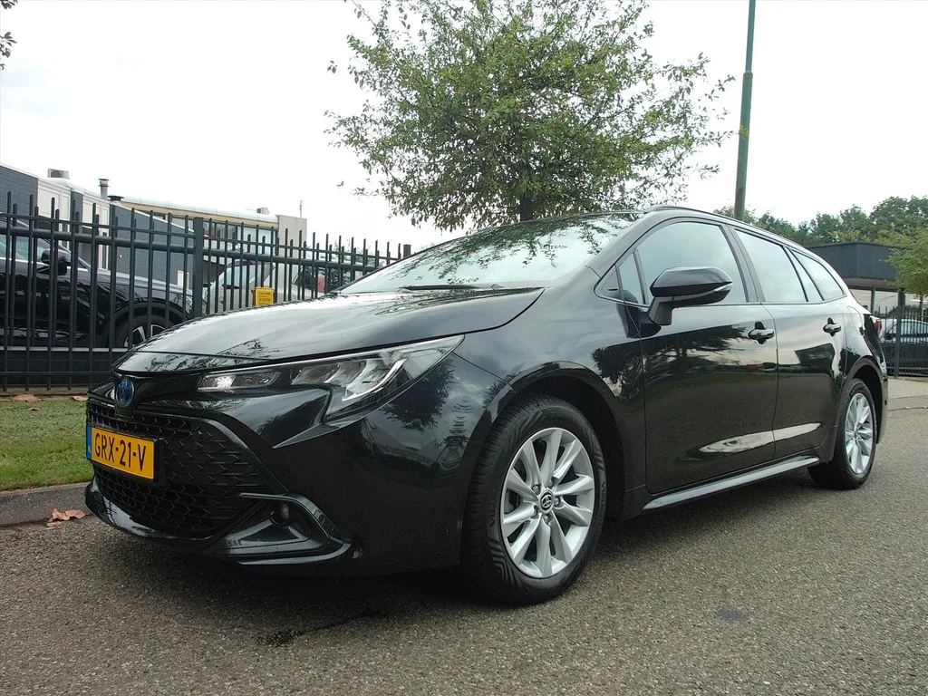 Toyota Corolla (2024) — foto 1