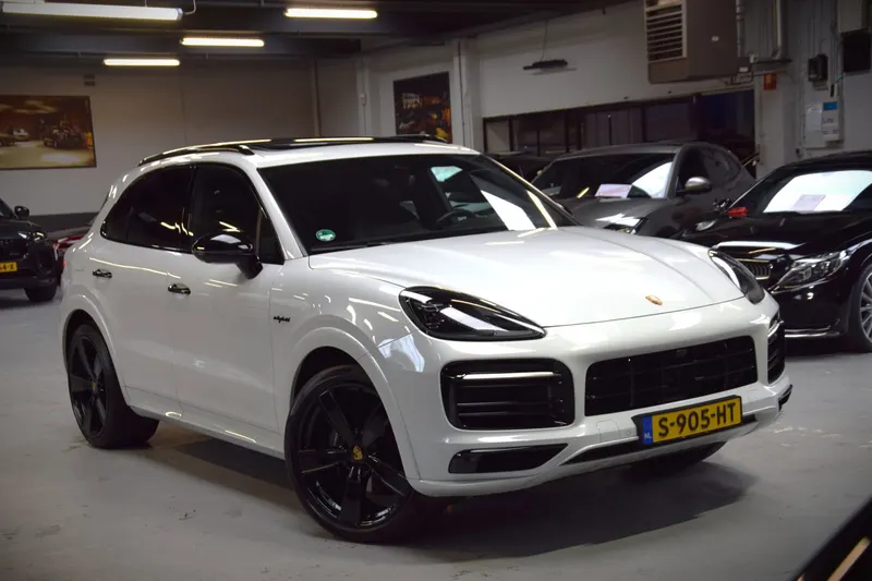 Porsche Cayenne (2023)