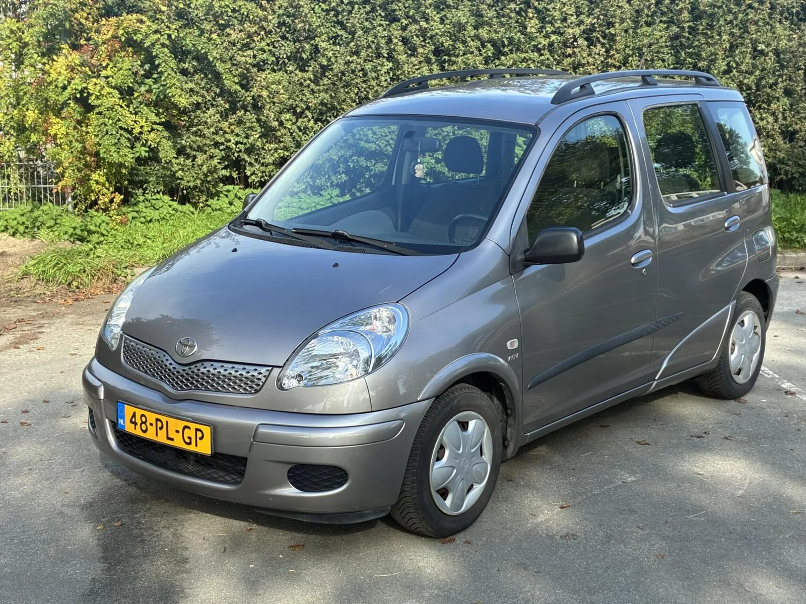 Toyota Yaris Verso (2004) — foto 1