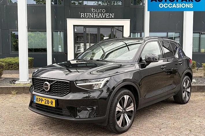 Volvo XC40 (2023) — foto 1