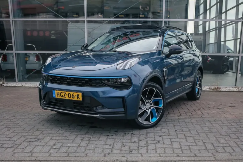 Lynk & Co 01 (2023)