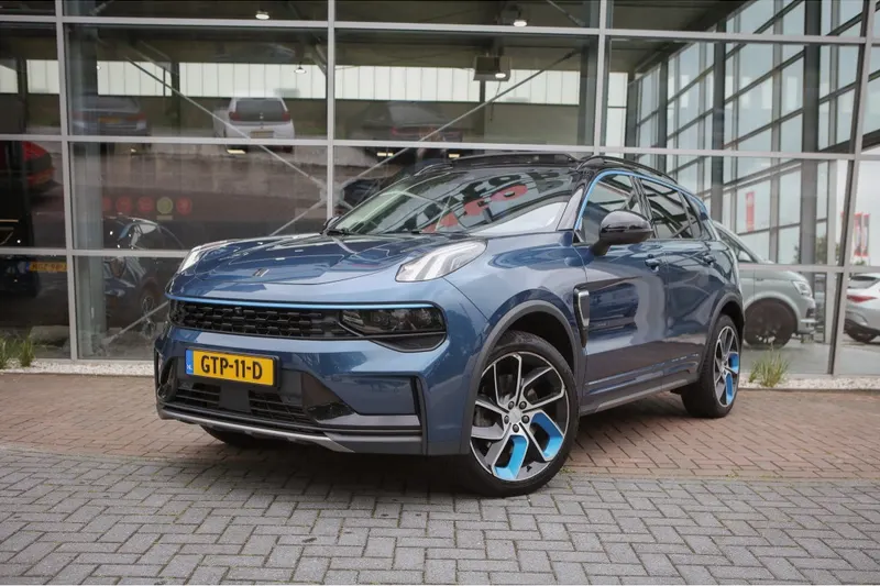 Lynk & Co 01 (2022)