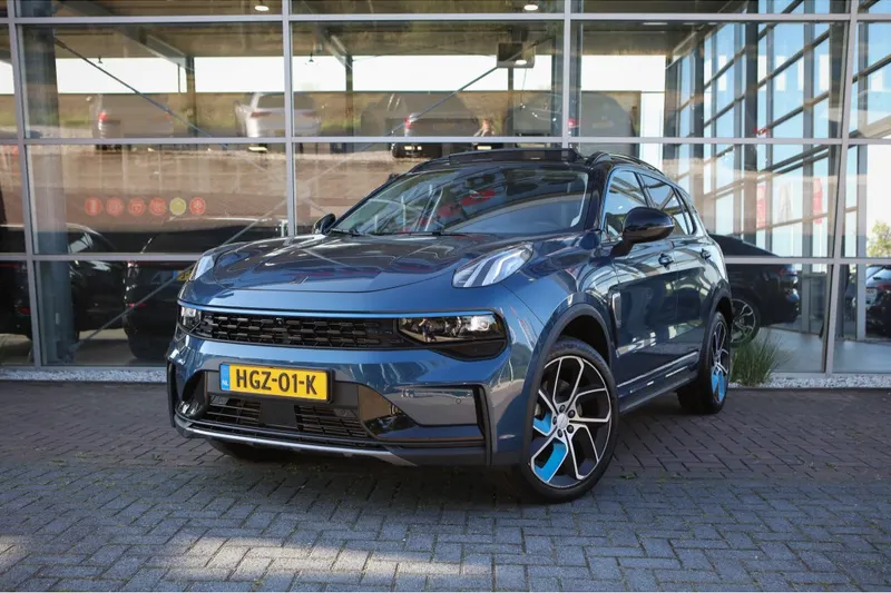 Lynk & Co 01 (2023)