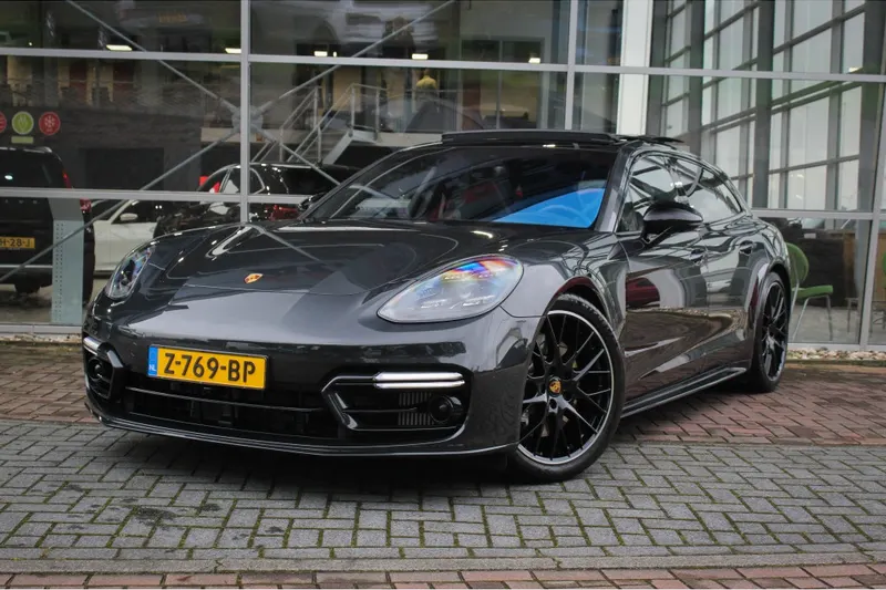 Porsche Panamera (2024)