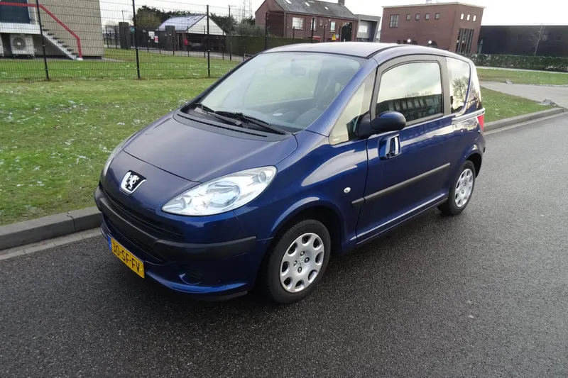 Peugeot 1007 (2005)