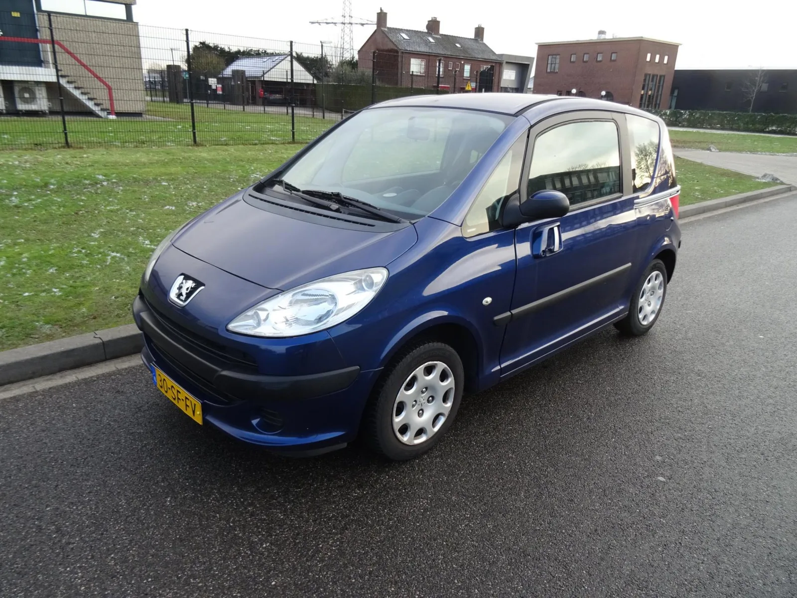 Peugeot 1007 (2005) — foto 1