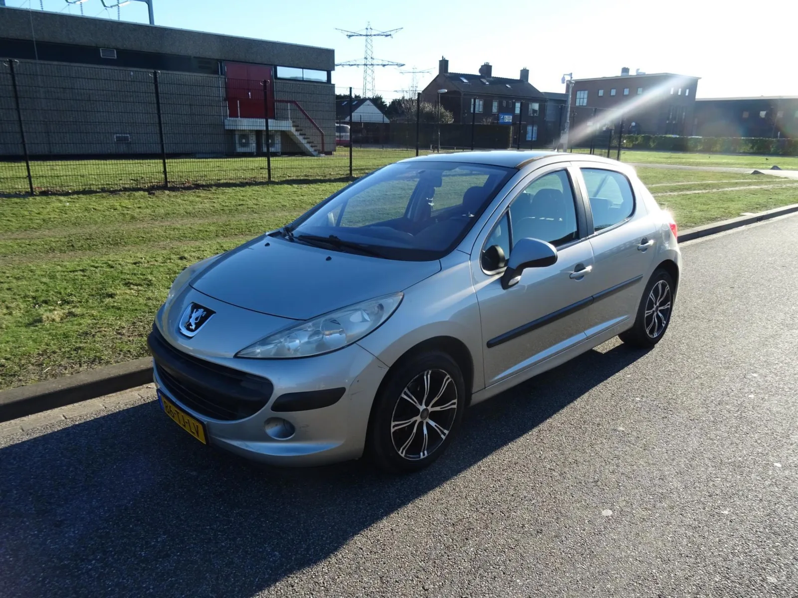 Peugeot 207 (2006) — foto 1
