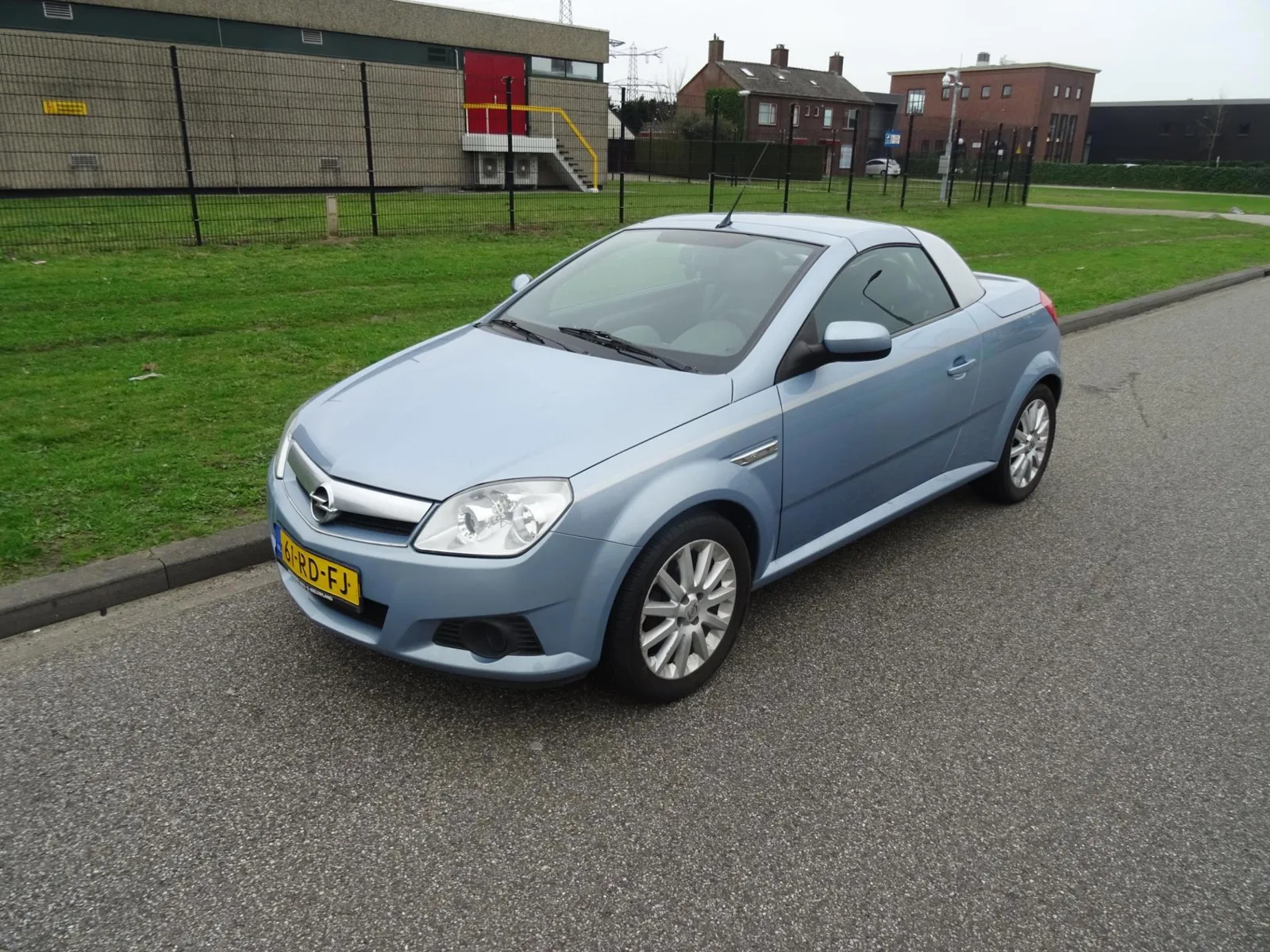 Opel Tigra TwinTop (2005) — foto 1