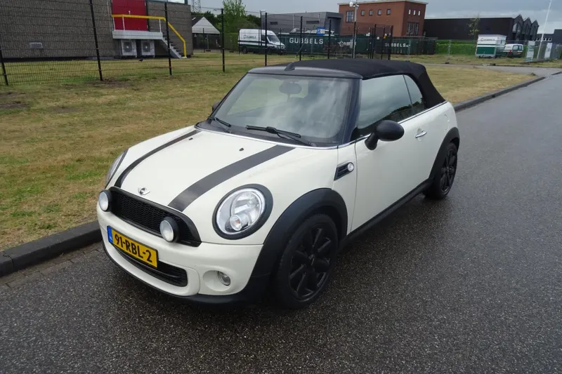 MINI Cabrio (2011)