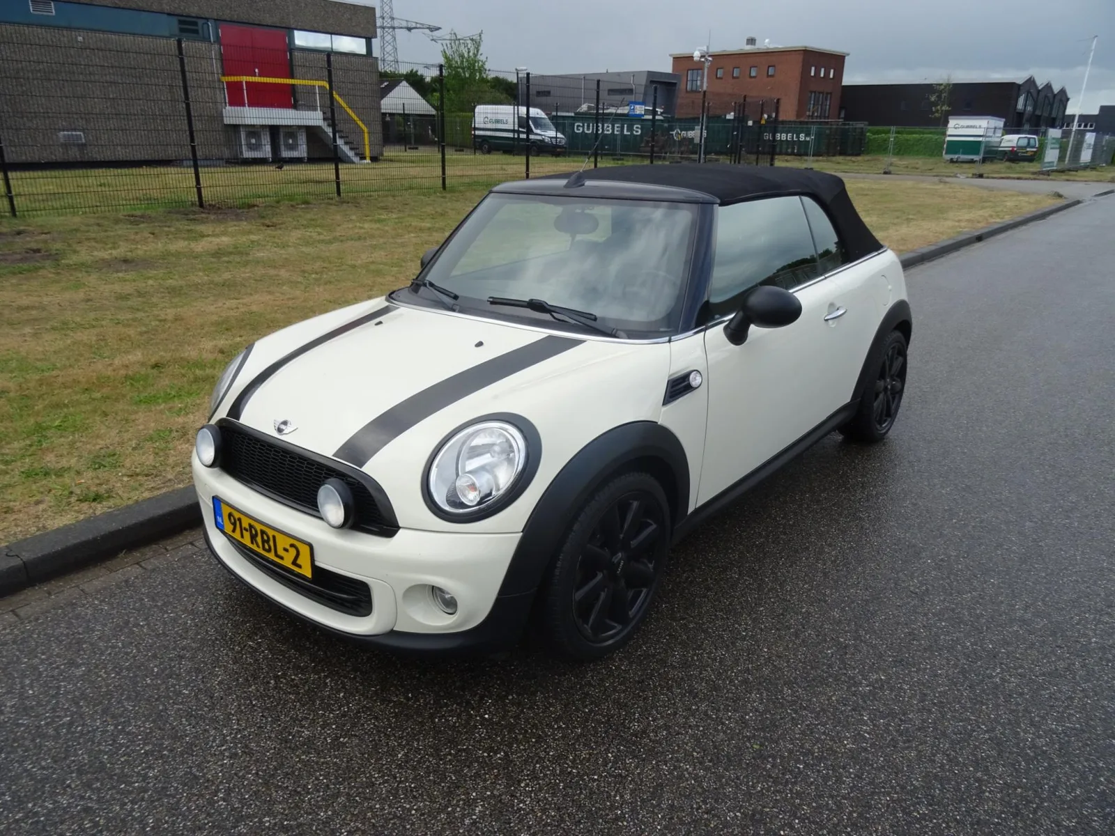 MINI Cabrio (2011) — foto 1