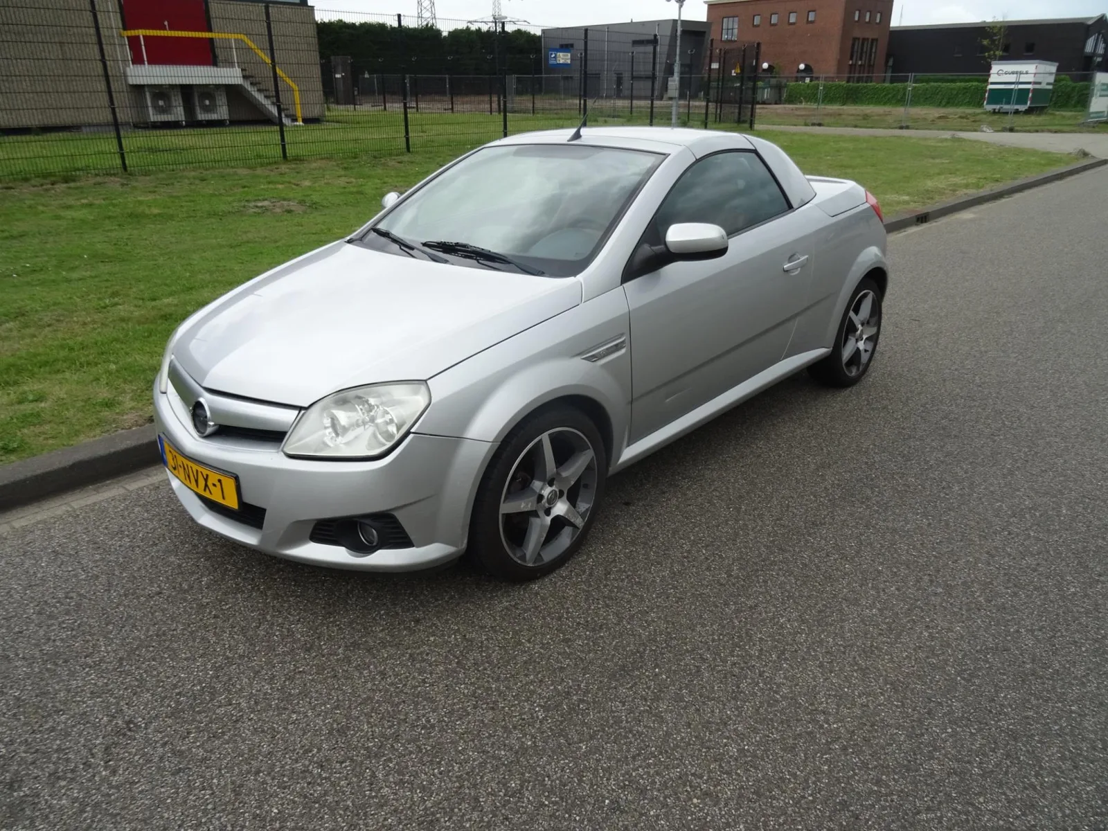 Opel Tigra TwinTop (2007) — foto 1