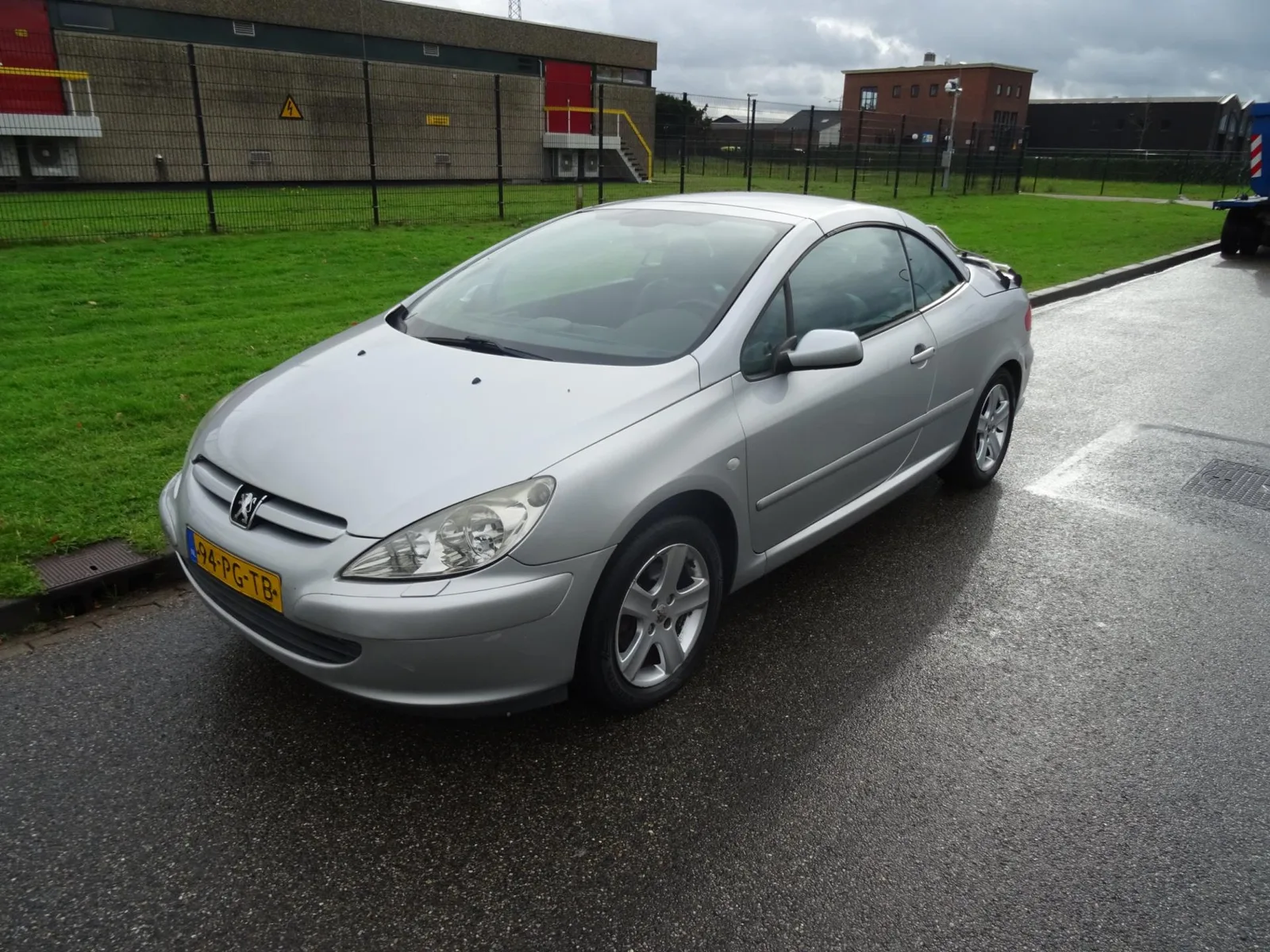 Peugeot 307 CC (2004) — foto 1
