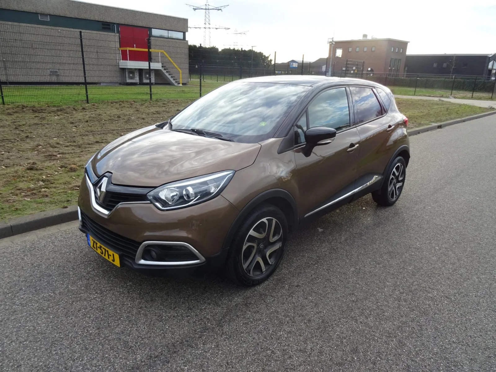 Renault Captur (2017) — foto 1