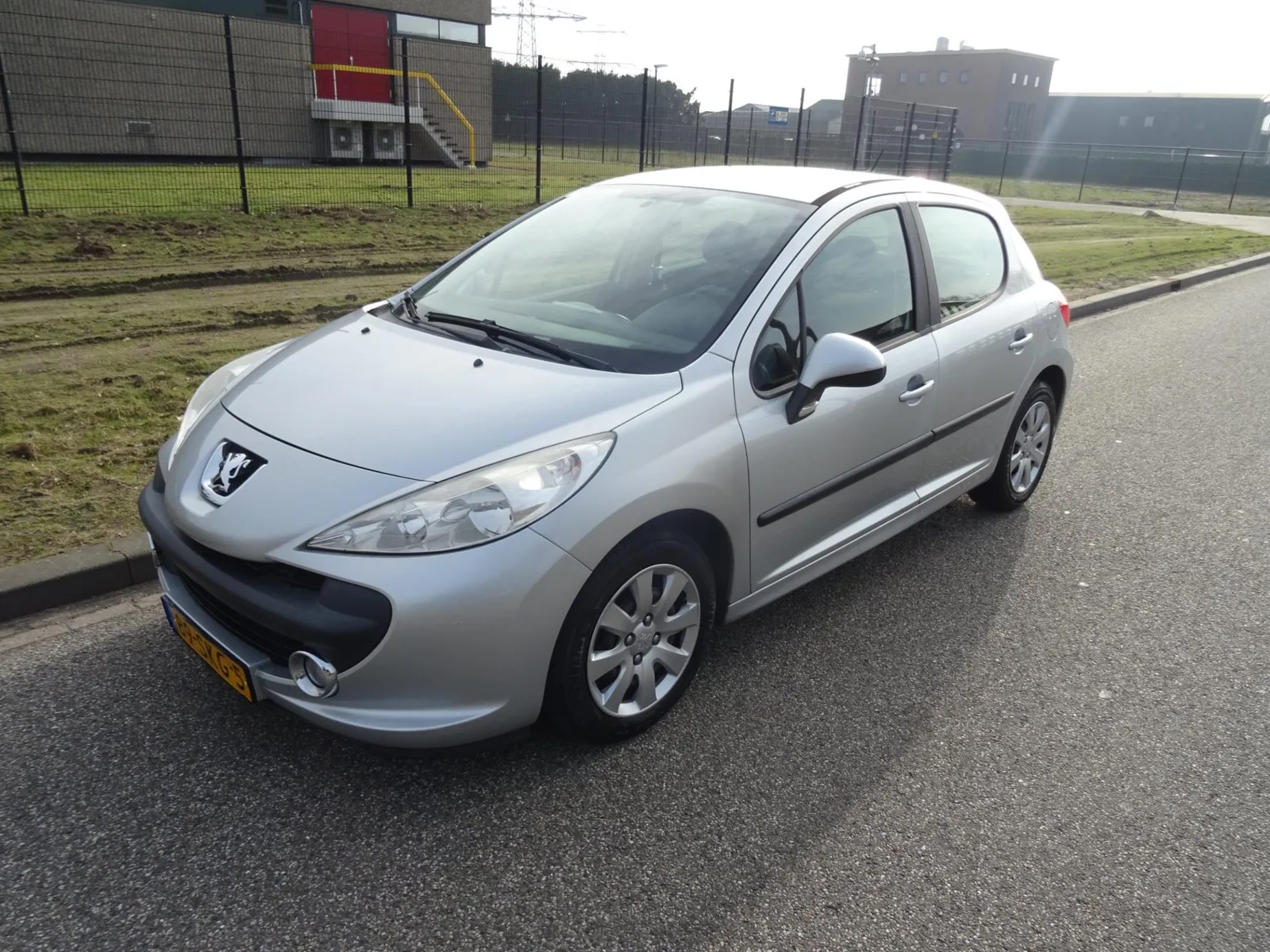 Peugeot 207 (2008) — foto 1