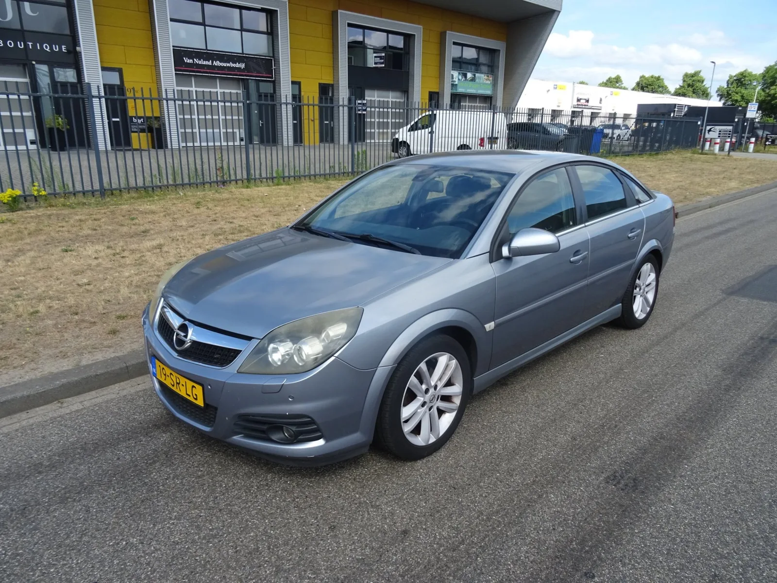 Opel Vectra (2006) — foto 1