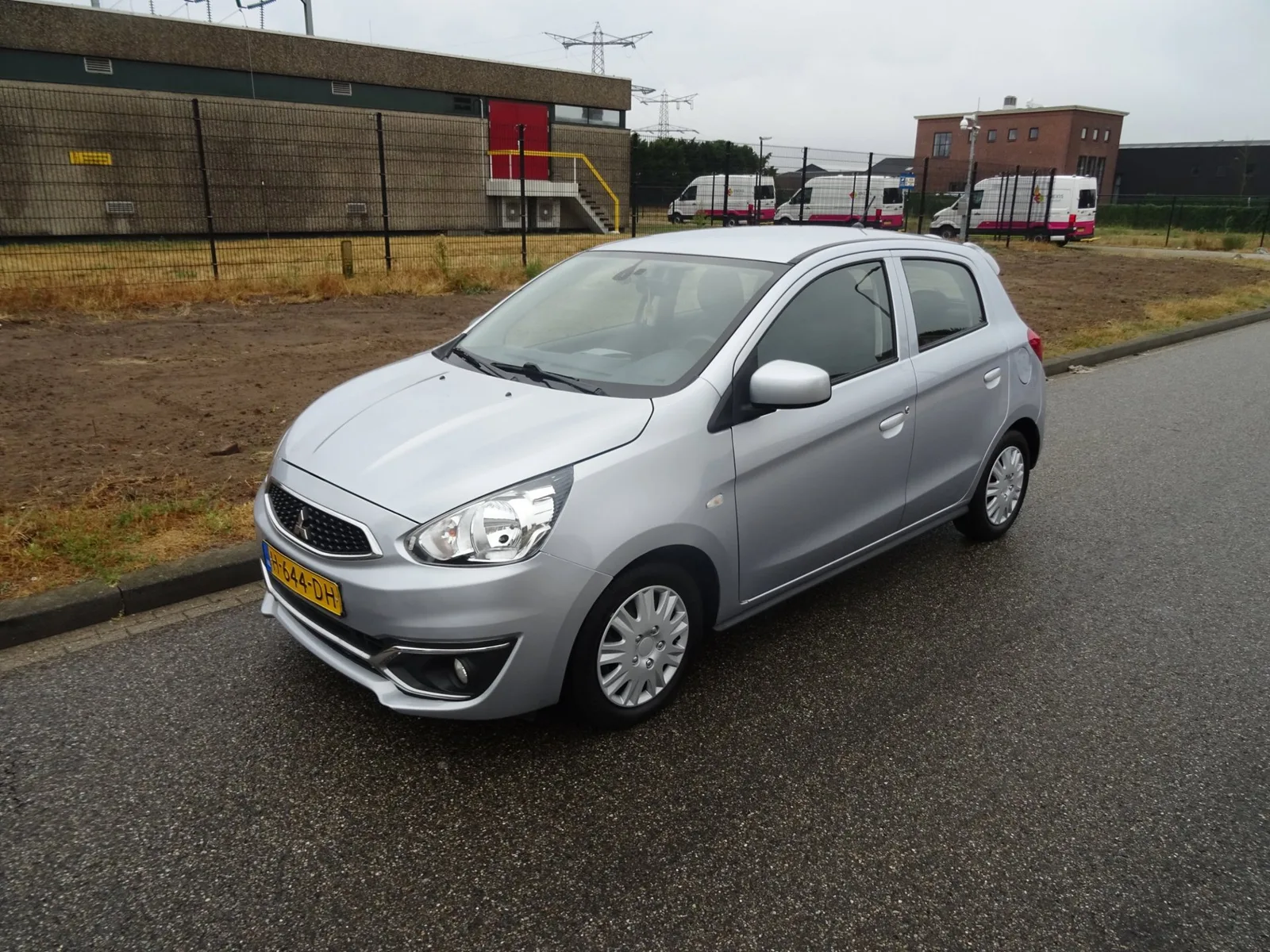 Mitsubishi Space Star (2020) — foto 1