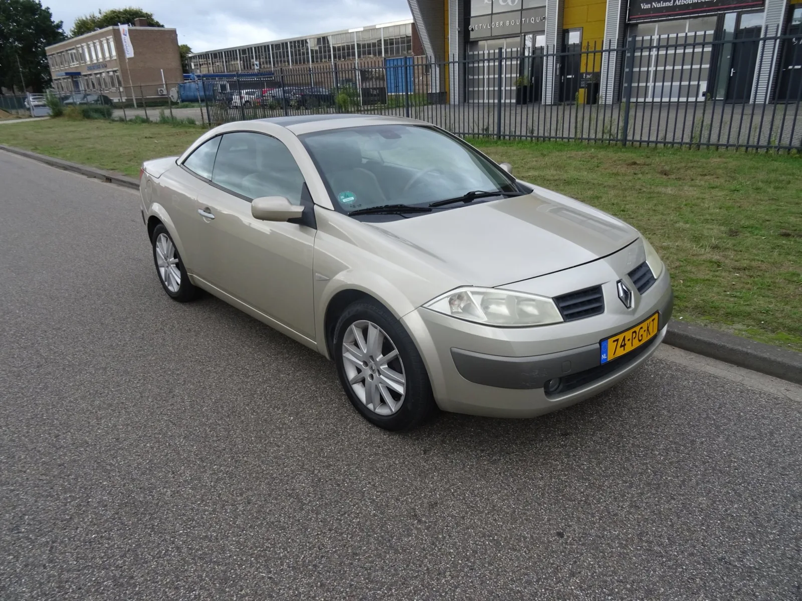 Renault Mégane (2004) — foto 1