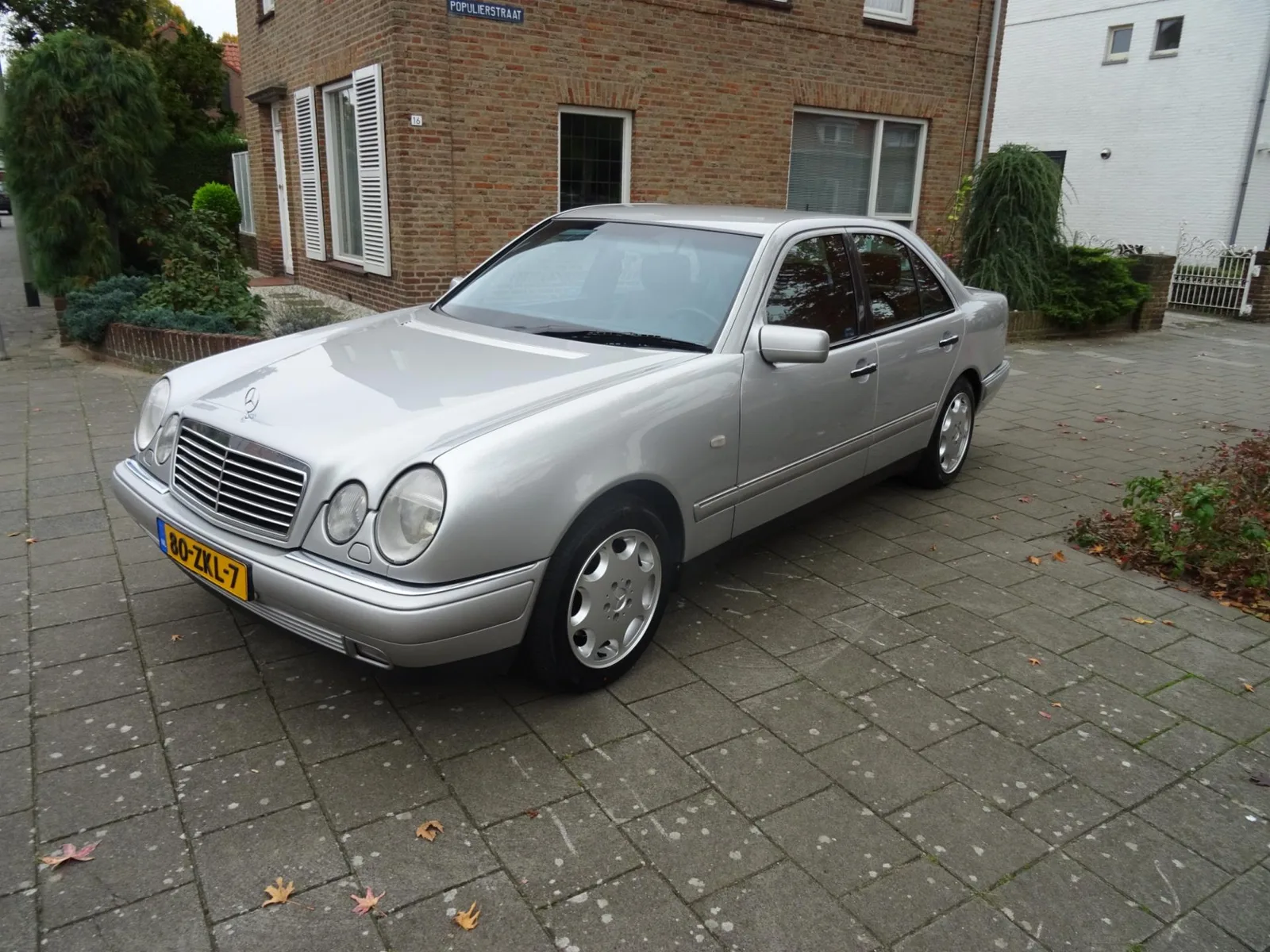 Mercedes-Benz E-Klasse (1996) — foto 1