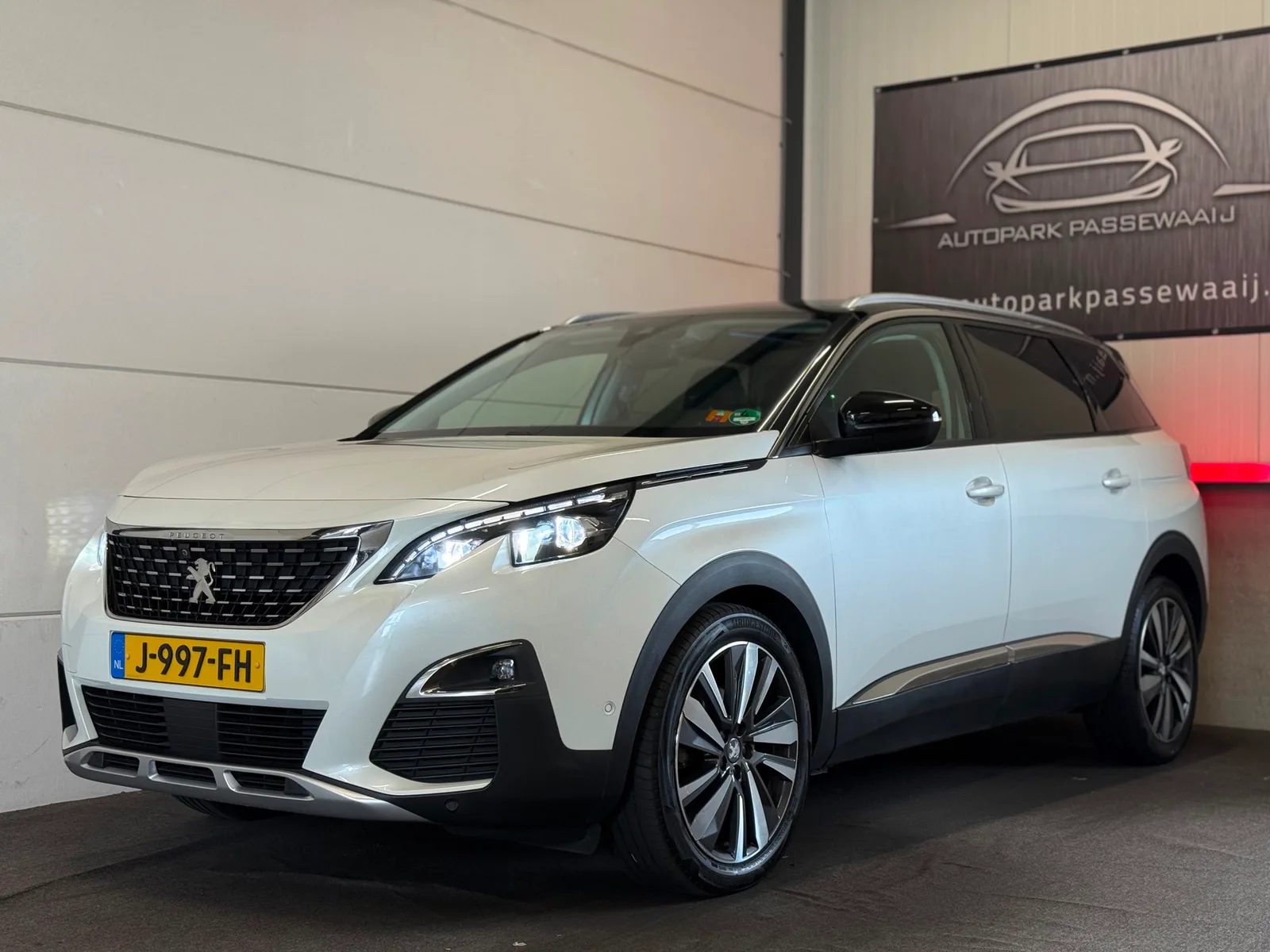 Peugeot 5008 (2020) — foto 1