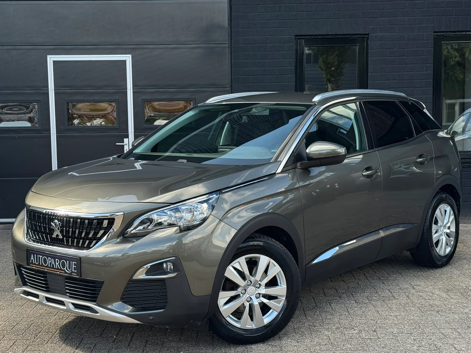 Peugeot 3008 (2017) — foto 1