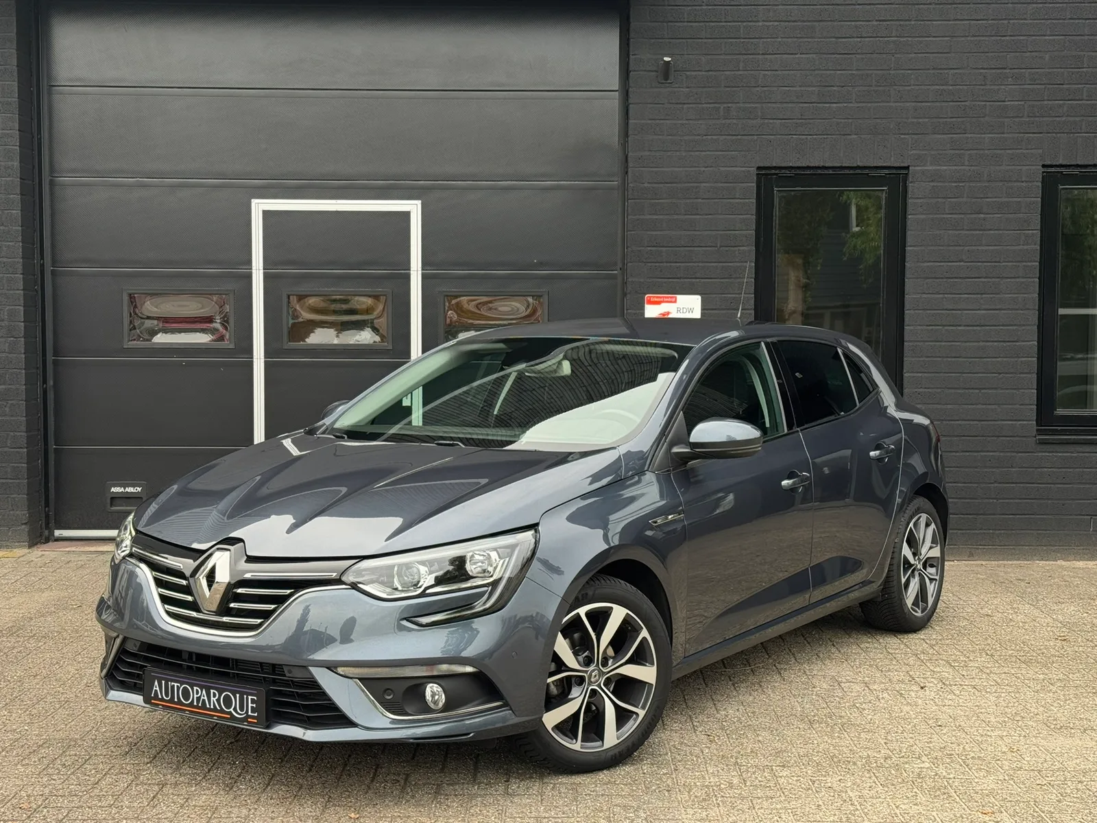 Renault Mégane (2018) — foto 1