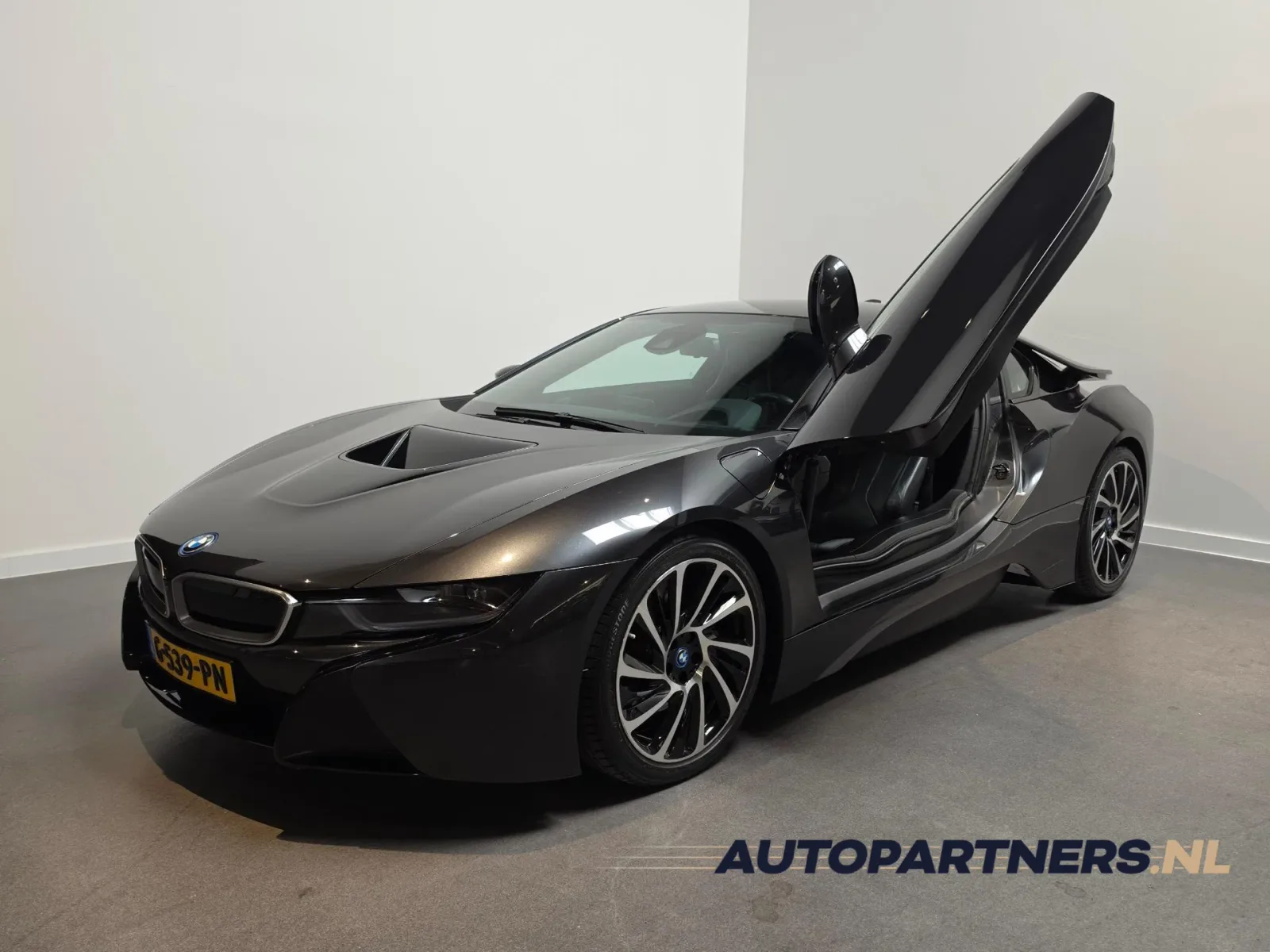 BMW i8 (2015) — foto 1