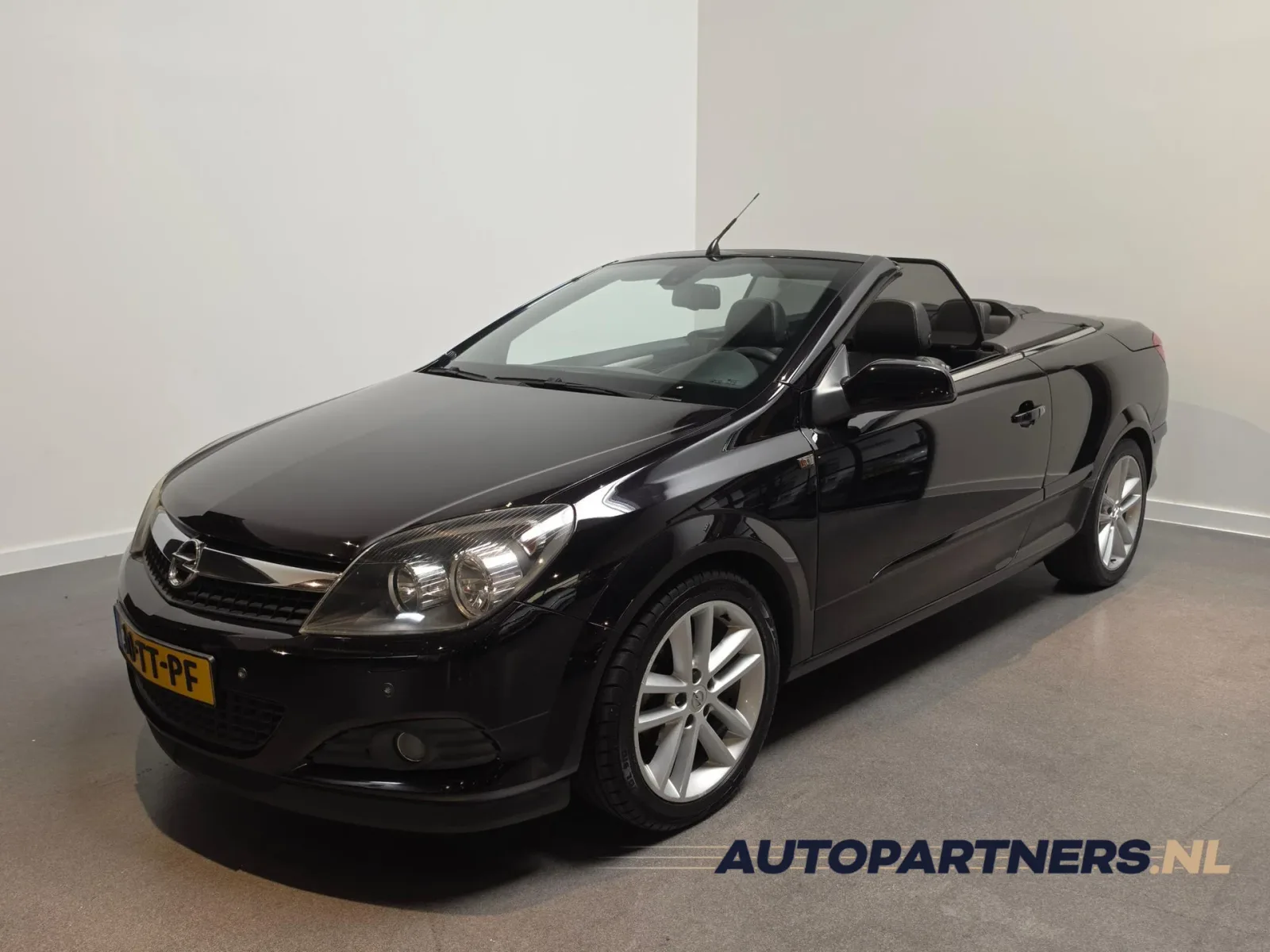 Opel Astra (2006) — foto 1